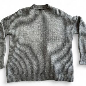 Grey forever 21 sweater. size small.